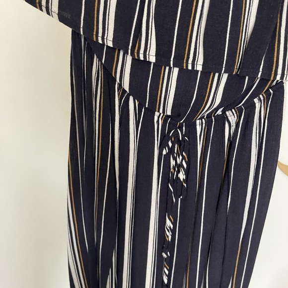 Striped off the shoulder Jumpsuit - Picture 4 of 4